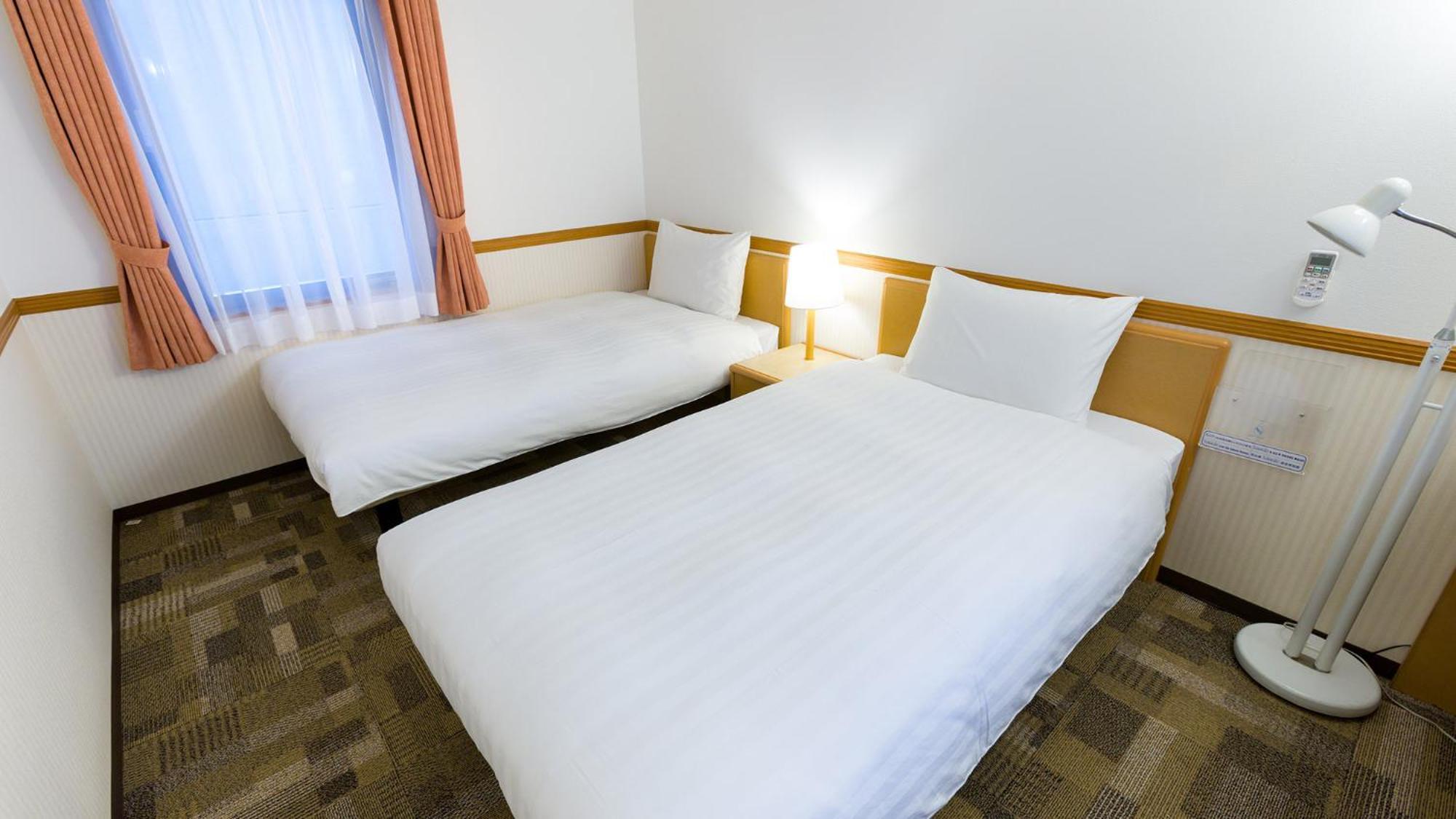 Toyoko Inn Okinawa Naha Asahibashi Ekimae Zimmer foto