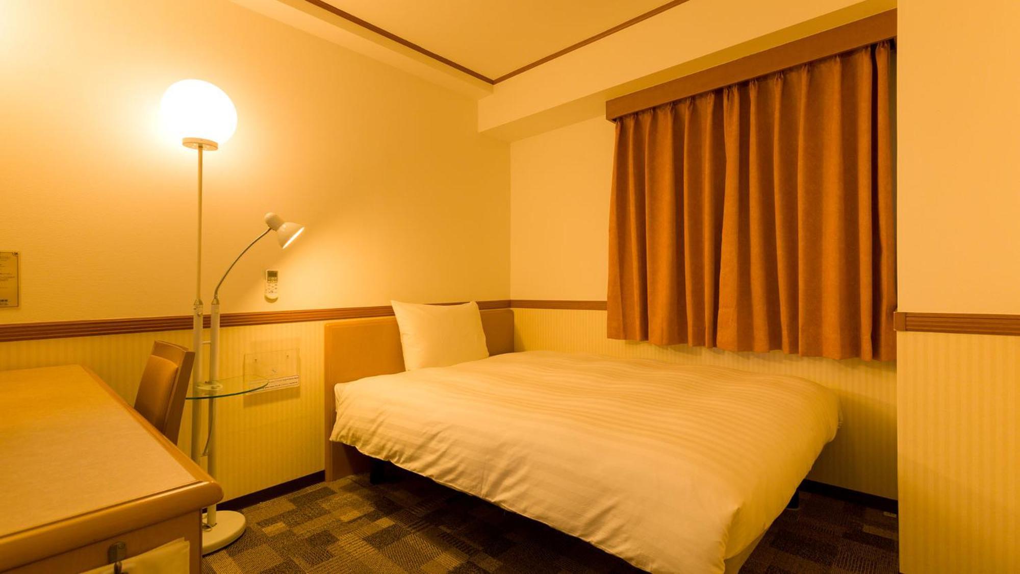 Toyoko Inn Okinawa Naha Asahibashi Ekimae Zimmer foto
