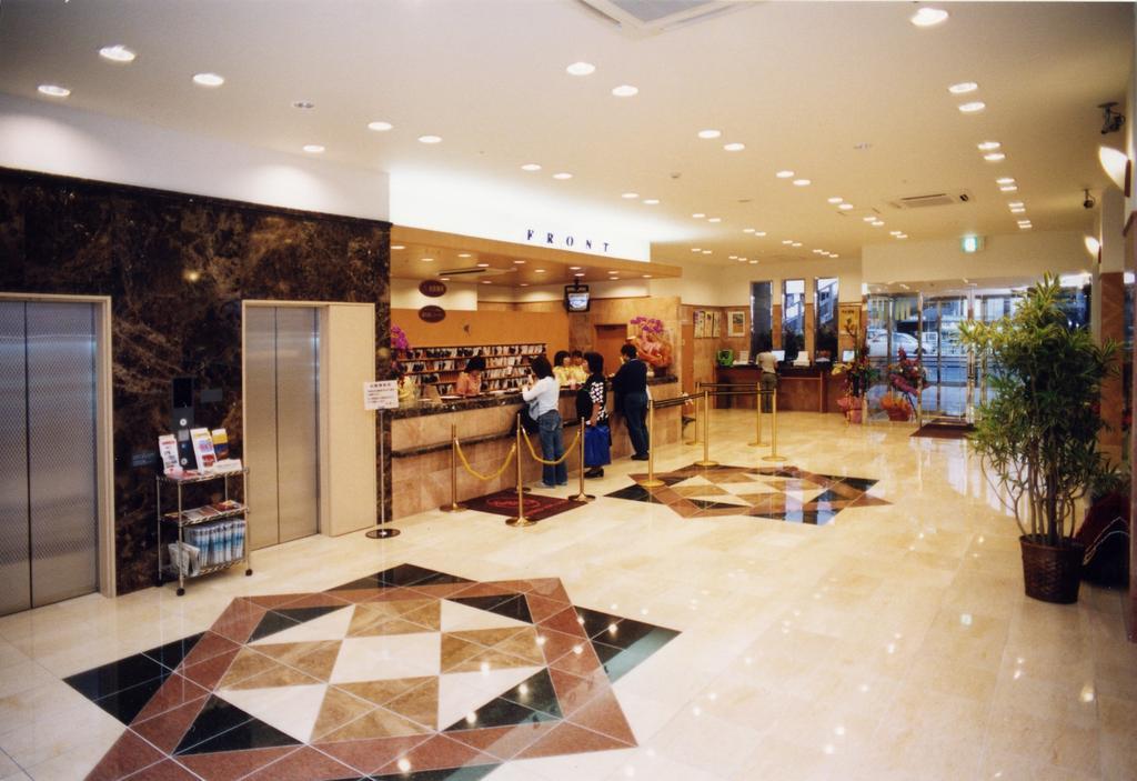 Toyoko Inn Okinawa Naha Asahibashi Ekimae Exterior foto